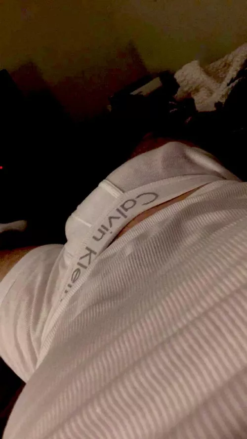 You think they’d photoshop it out of the picture if I was modeling for CalvinKlein ? by whereisrickytan