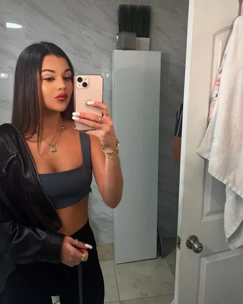 [22F] night time fit by AmayaGrace