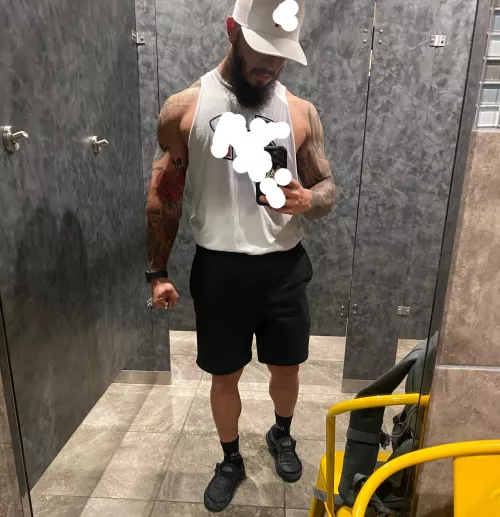 32 [M] by blackchevyy90