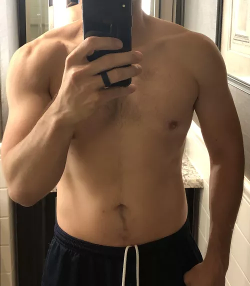 41 straight married dilf bored at work and looking for attention. DM for snap. by FLparenttrap2020