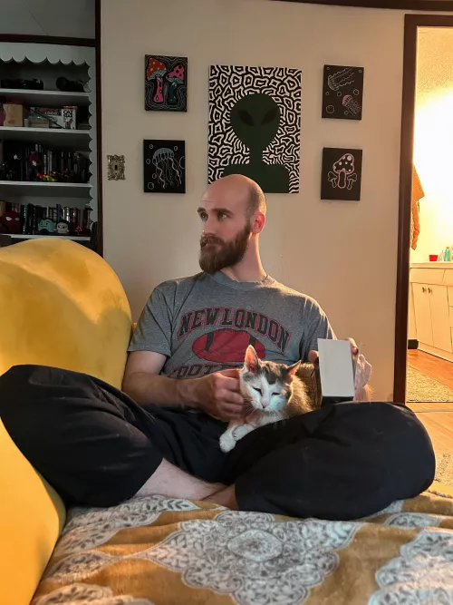 Books and kitties ❤️ by MrBabaFeet