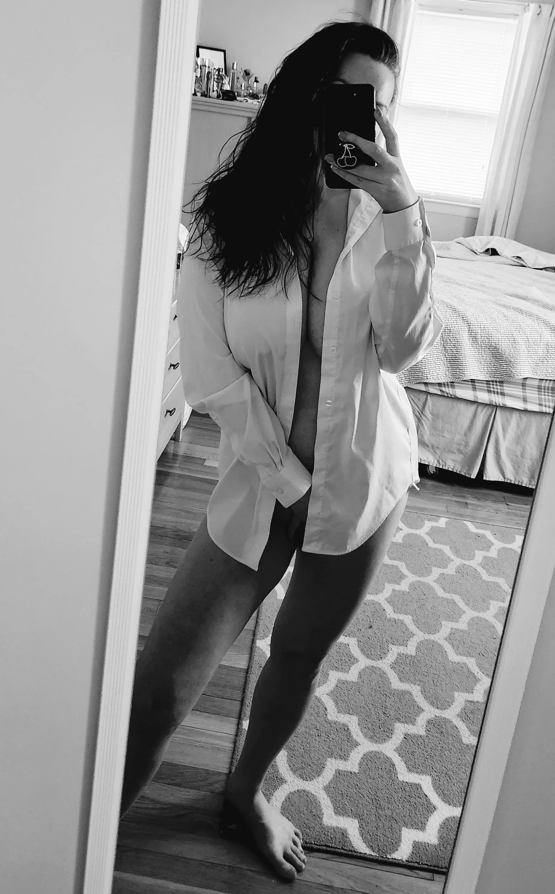🖤🤍 b&w mirror selfie posted by LegallyxxxBrunette