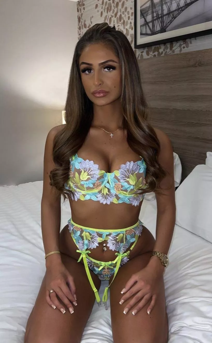 Ellia posted by Trapped2Life