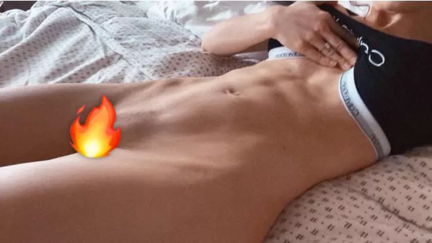 FitMom always keeping things tight. Can you tell I’ve had three kids ? by Maleficent_Doubt7745