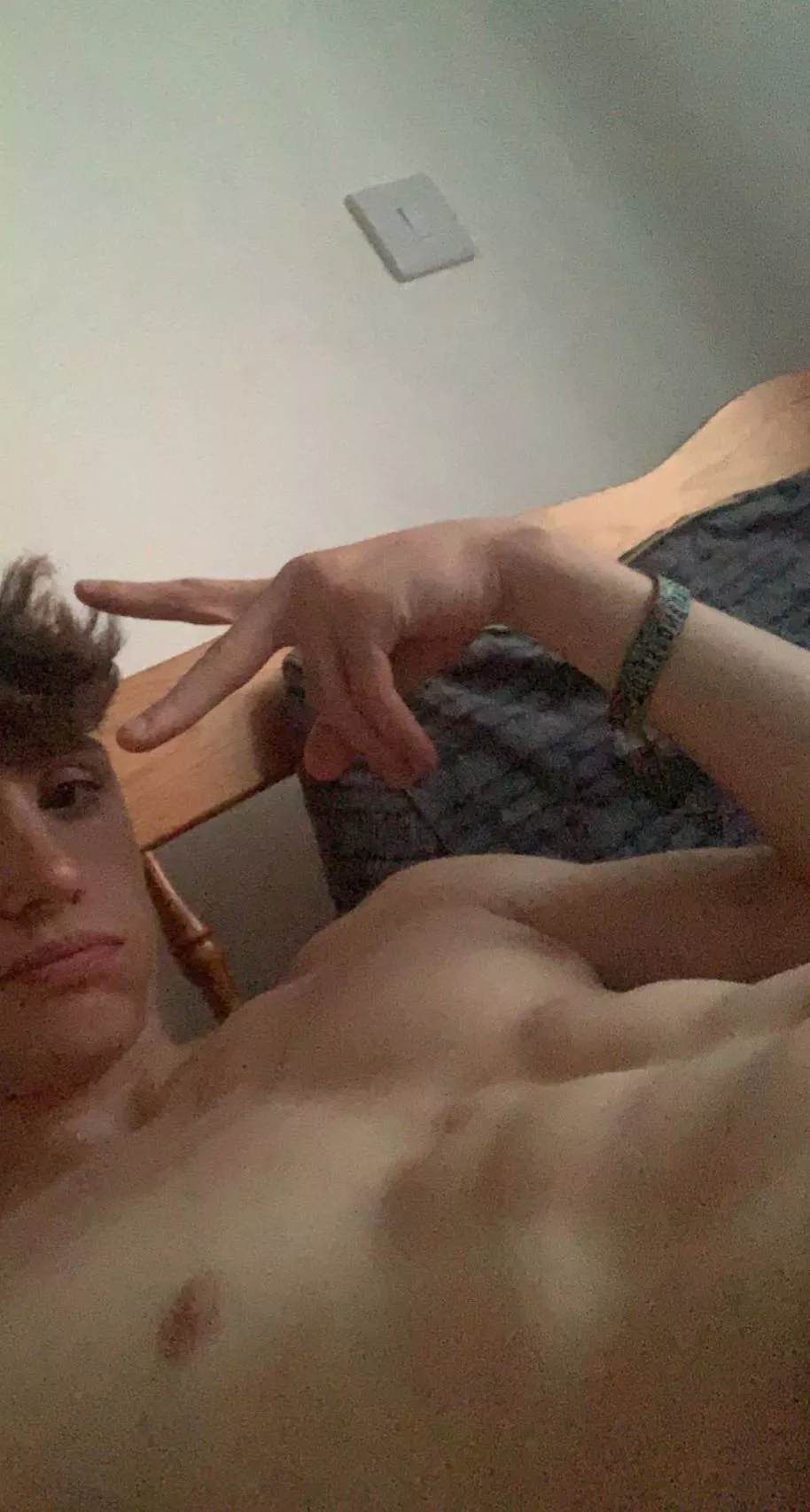 Good morning! ✌🏻 posted by leo-brooks