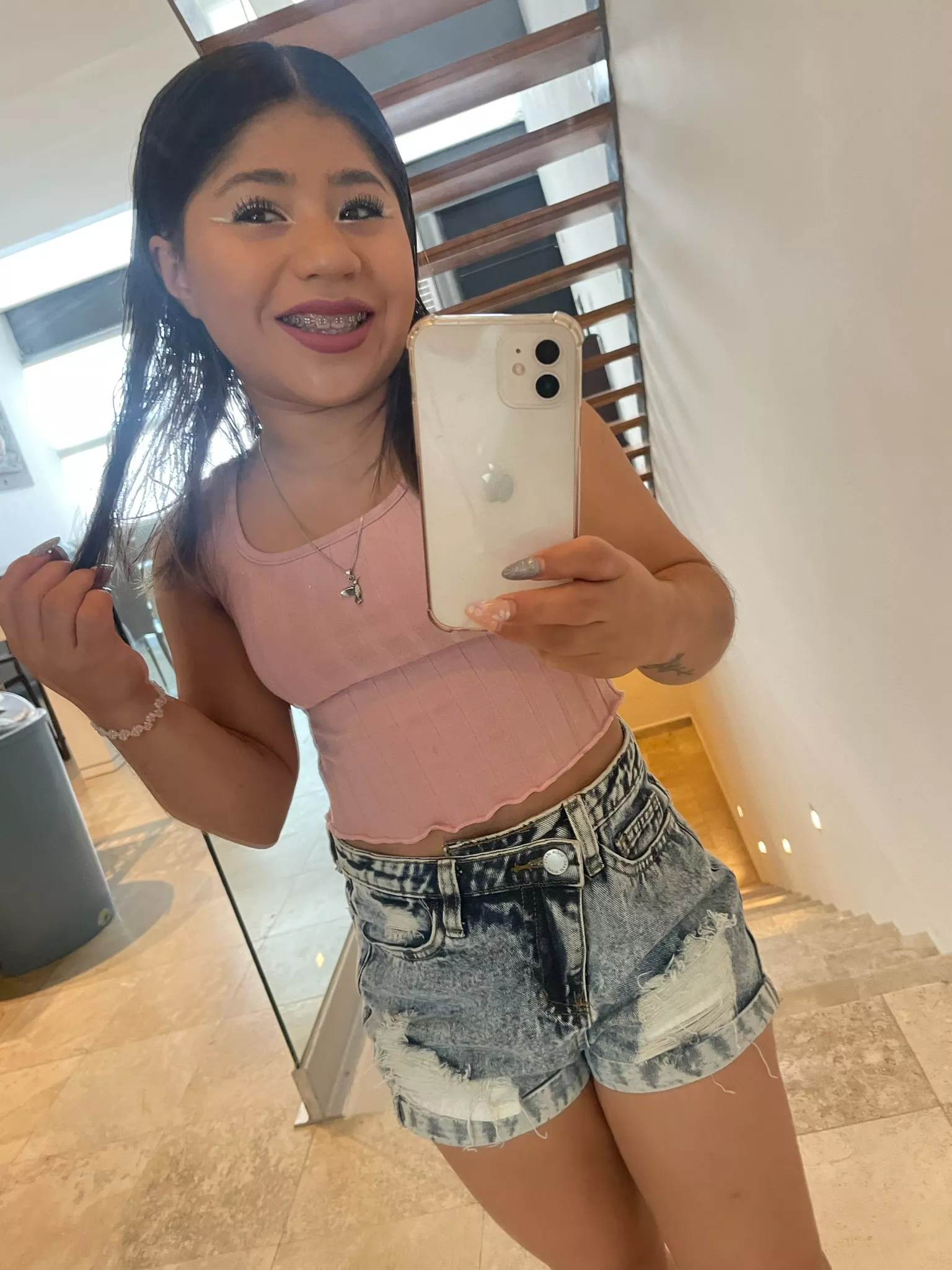 Heyyy approved?🙈 posted by Kiwipeelz