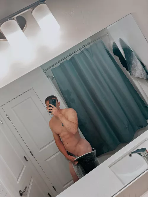 Hip dimples aren’t the only thing that came to play 🫣 by Foxxyliam