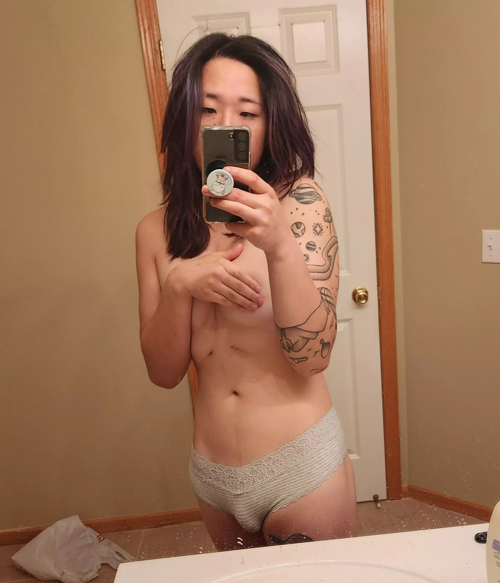 Hope my bulge isn't too small😖😖 posted by ghosty-40hands