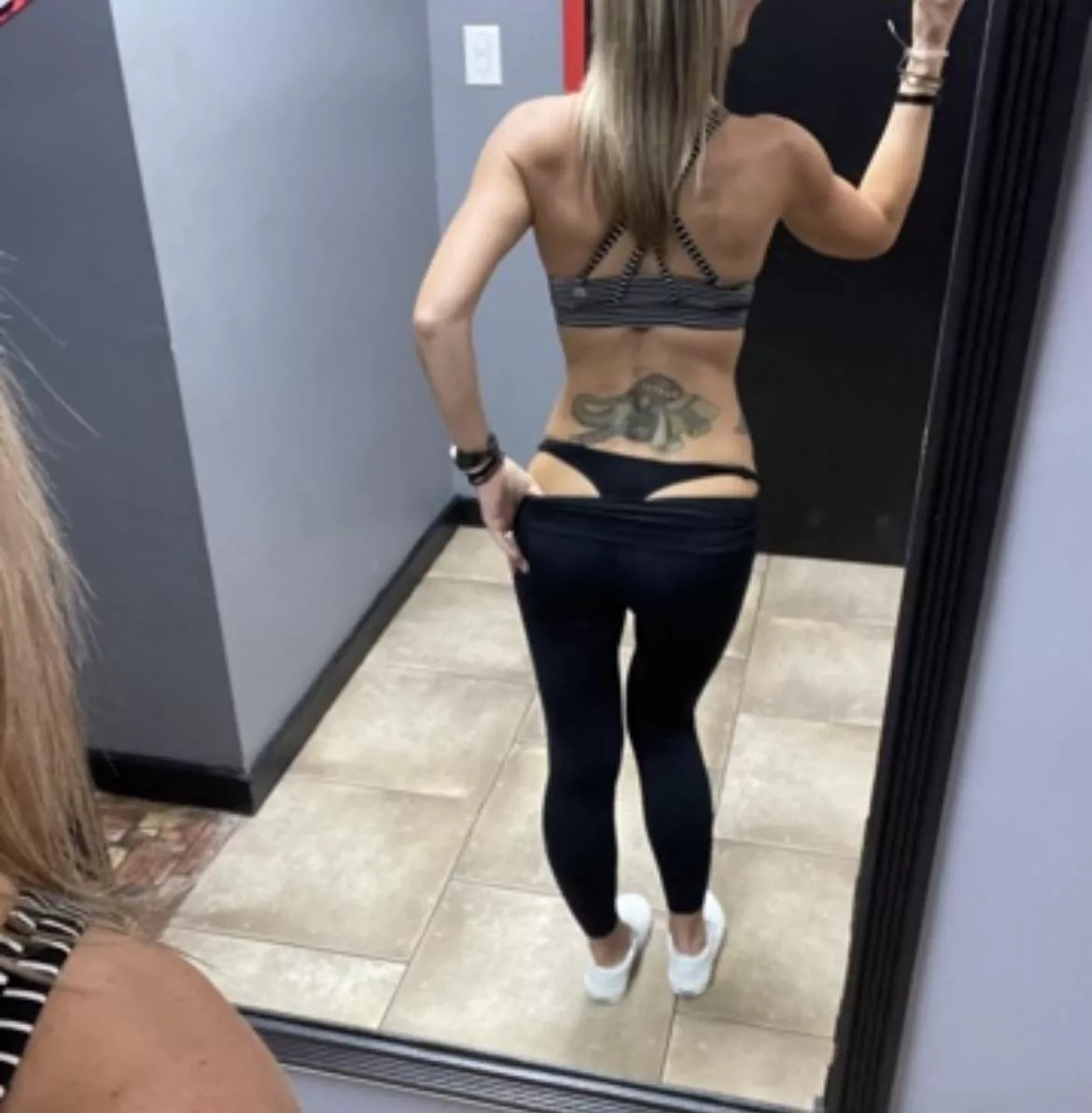 Hot Mom Monday [f] posted by fitnesswife1983
