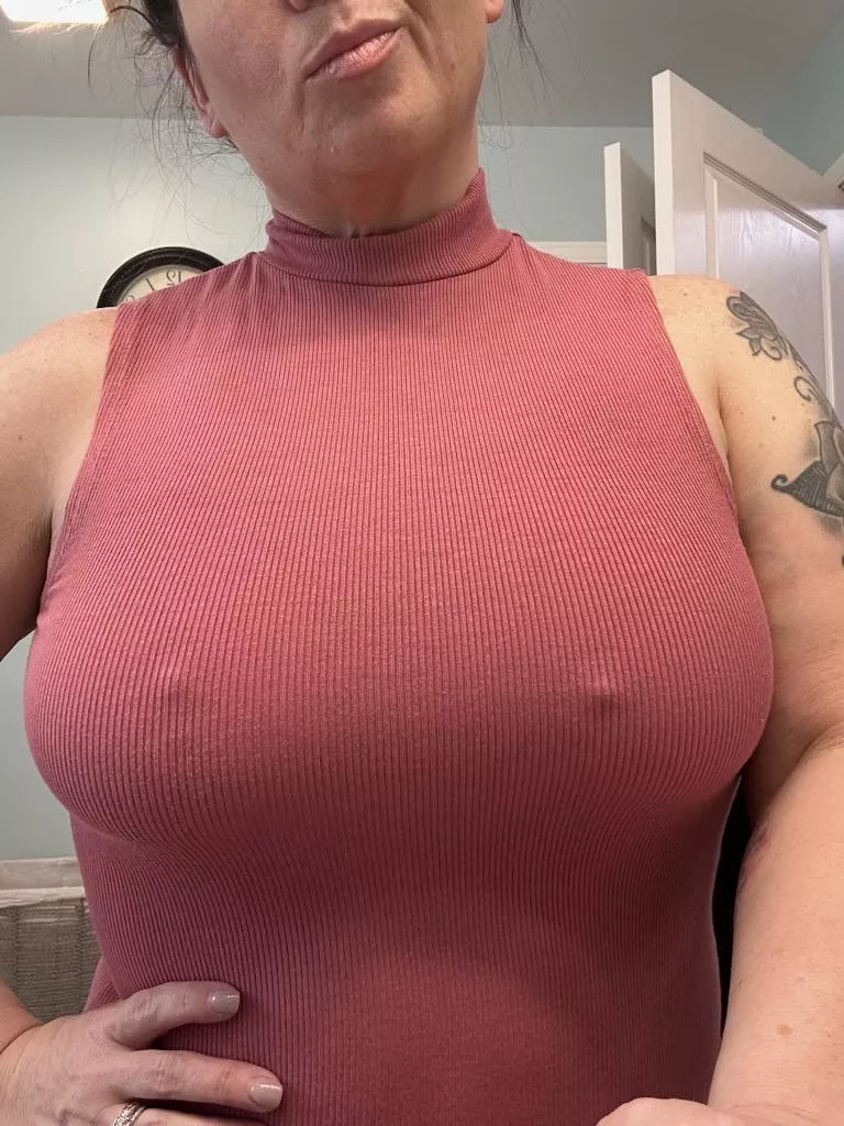 Is it cold in here, or is it just me? 😆 posted by Couple_nxtdoor