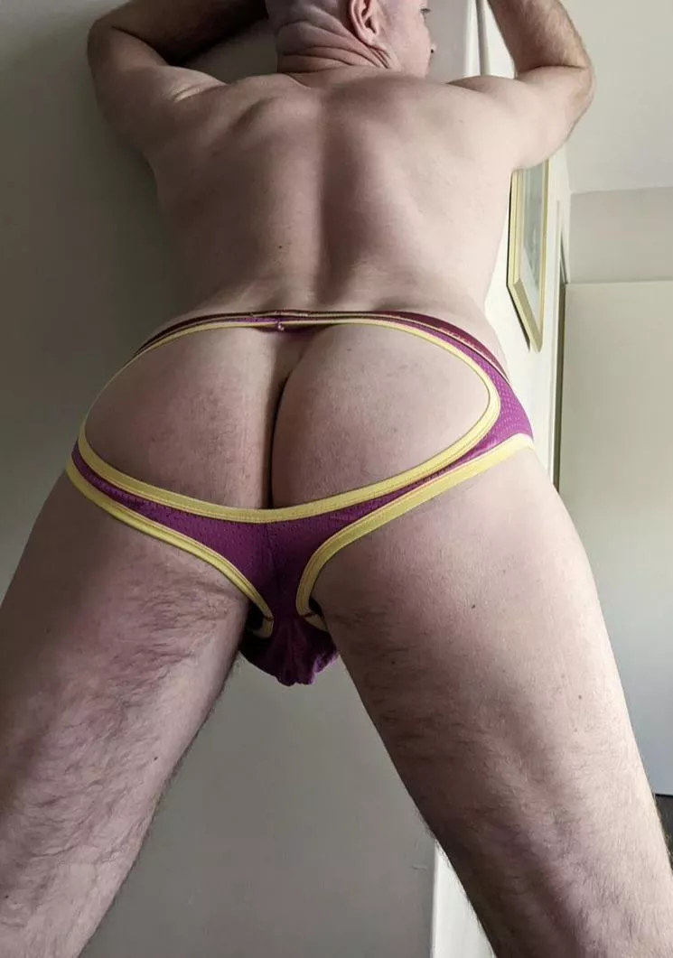 Just me posted by mikethepipe2