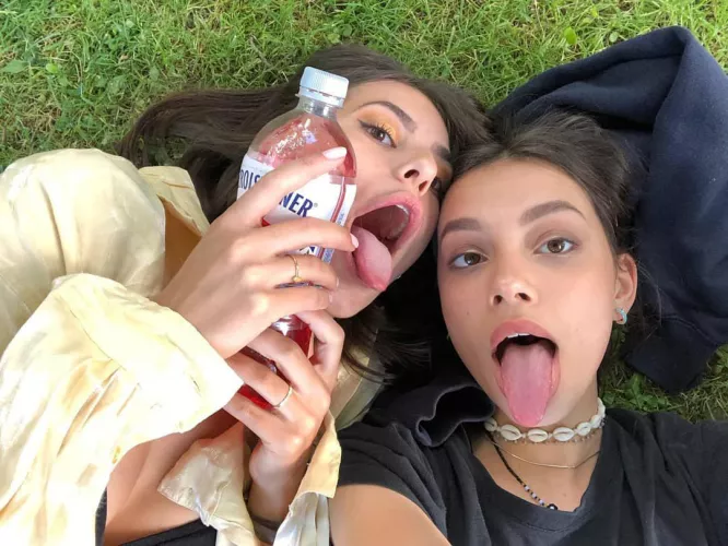 Left or right? by HowardRatner420