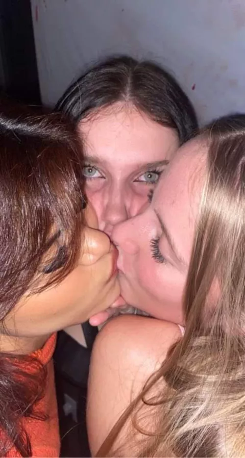 only in parties by idk2923