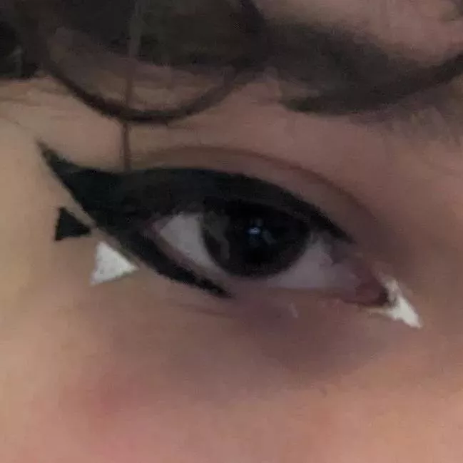 Prom makeup posted by 1Ashe1