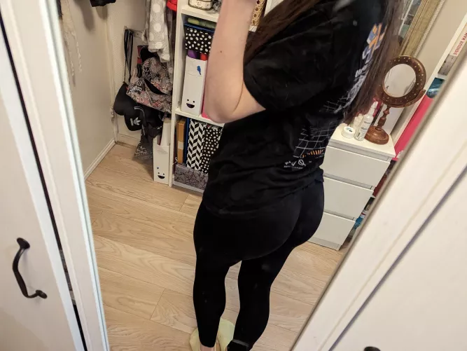 Should I wear these to the gym? by bluetoothkhajiit