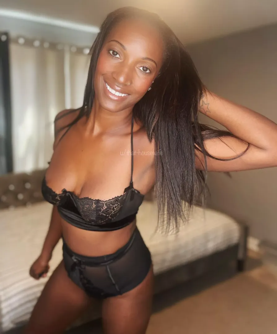 Smile is the second best thing you can do with your lips 🫦 by That-housewife