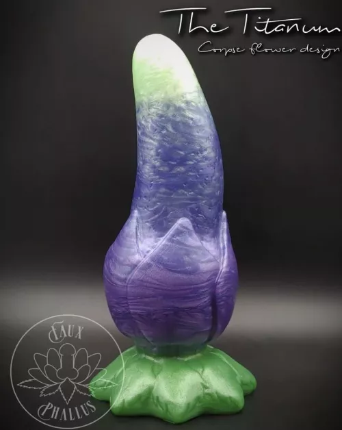 The Titanum Knot by Faux-Phallus