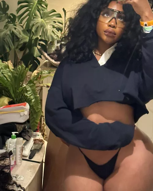 those hips.. by nsfwalt_ayy