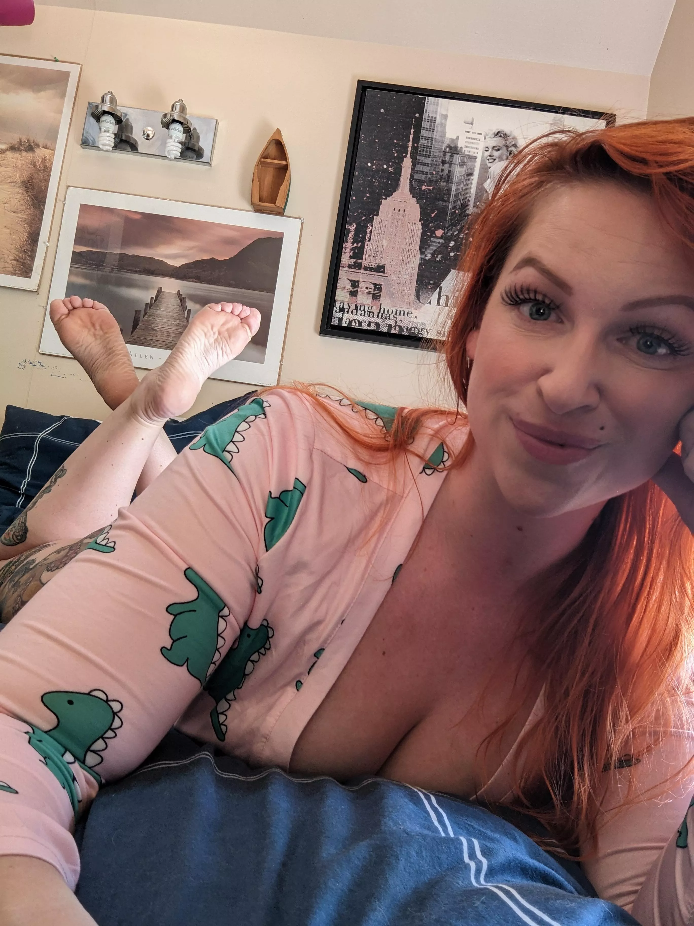 Waiting For Your Return To Bed posted by BeeBinisky