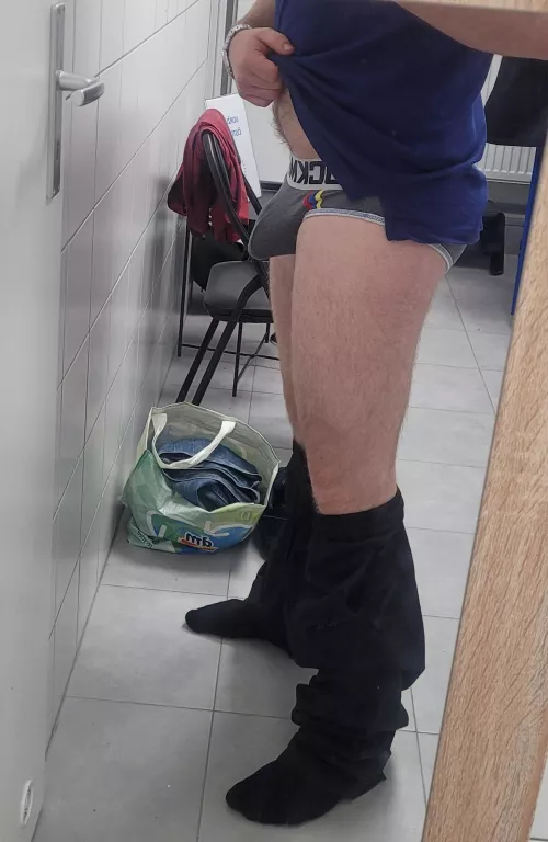 What are you looking at? by DarkIdefix