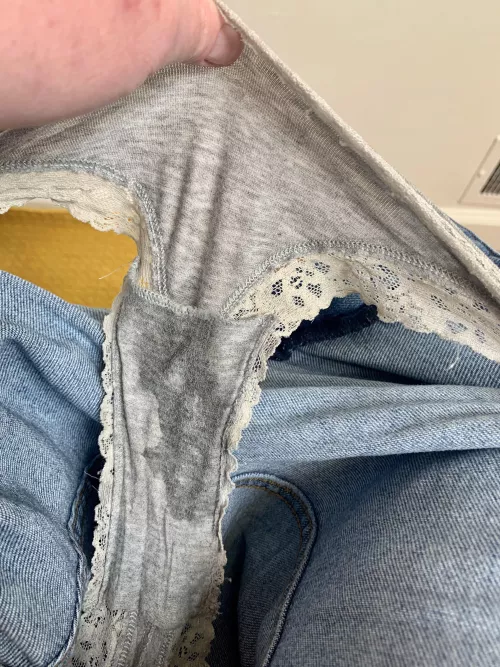 When you are enjoying being the new girl! by TheHaileyDickenson