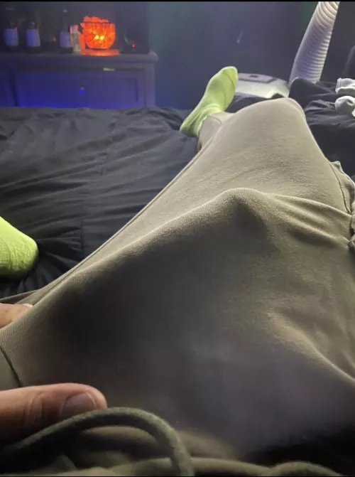 When you shake your leg & it rubs just the right way... by Mistab93