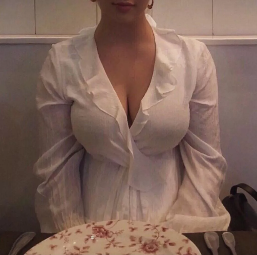 Would you be able to control yourself during our dinner meeting? posted by girlnxxxtdoorr