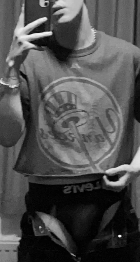 18, got bored of boxers posted by Conscious-Square6373