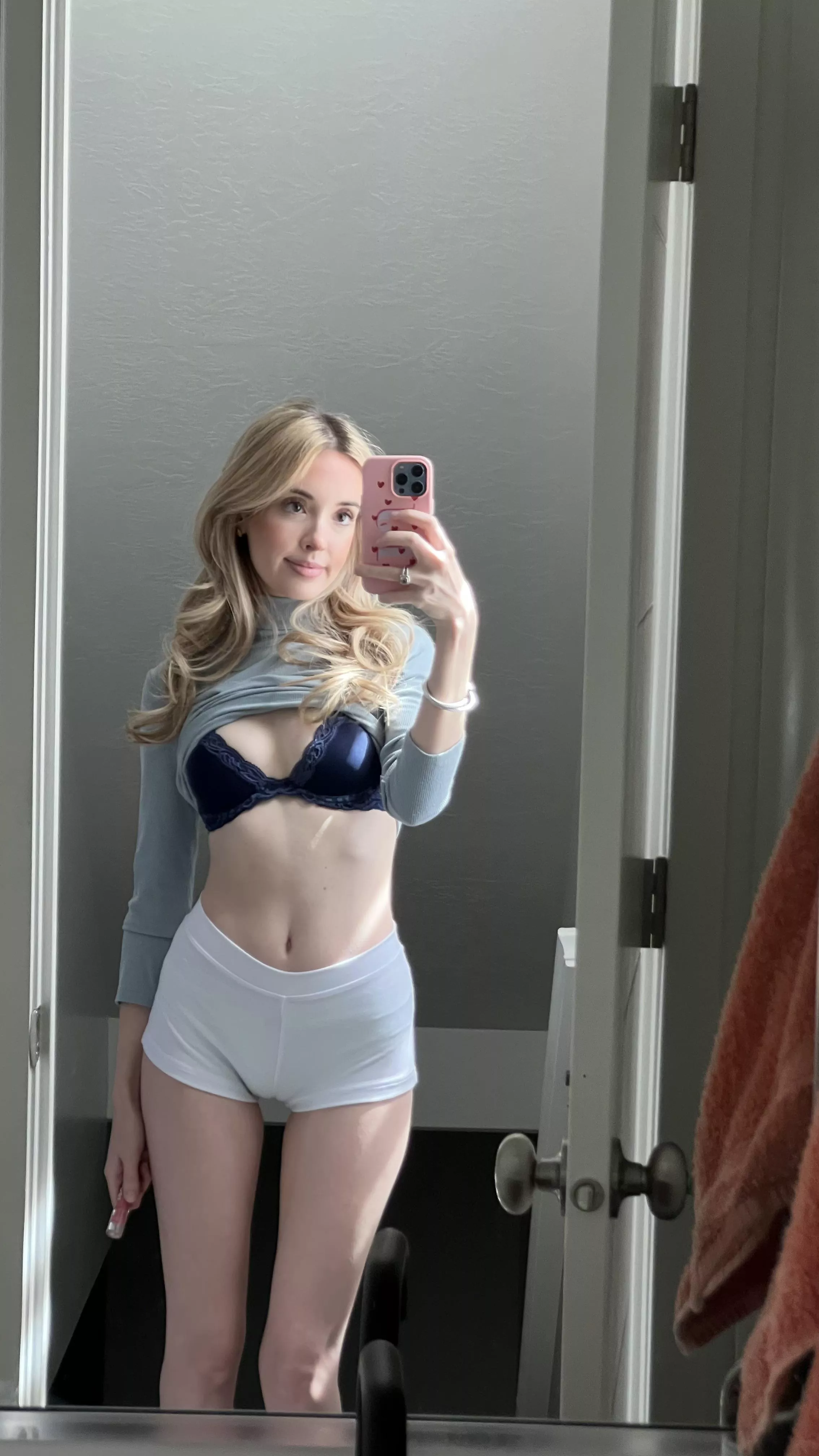 31F looking for cuddle partner posted by vegansoda