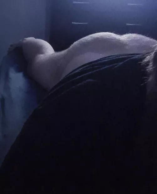 32 who's hopping on before I sleep? by tttrov2