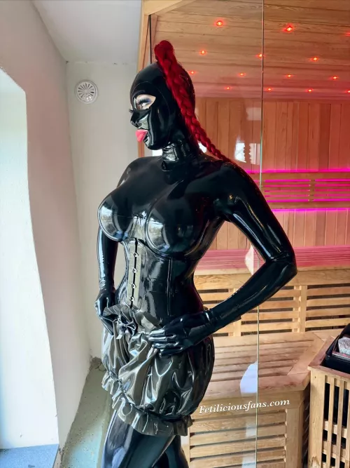 Black rubber wellness 🖤 by Miss_Fetilicious