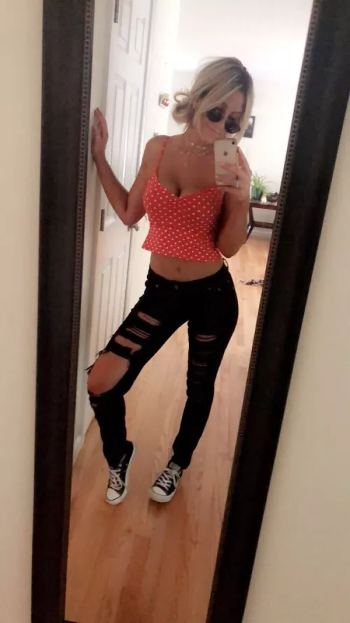 Blonde selfie by Wallydinger123