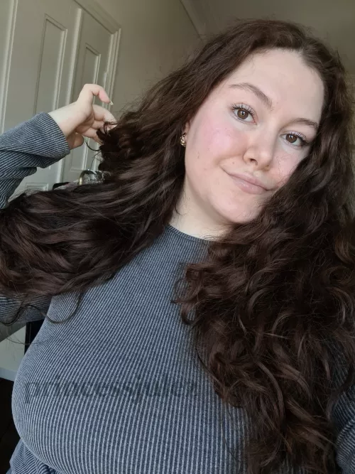 Can't come up with a fun caption so just look at this selfie by princessjulez