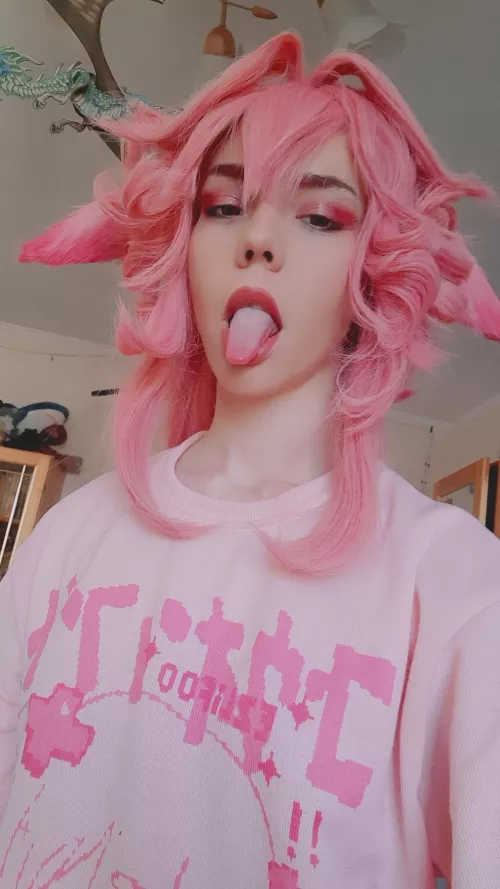 Do you know how long my tongue is? by Vivernas