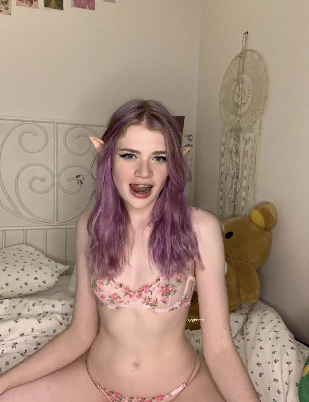 do you like the way purple looks on me? posted by egirleater