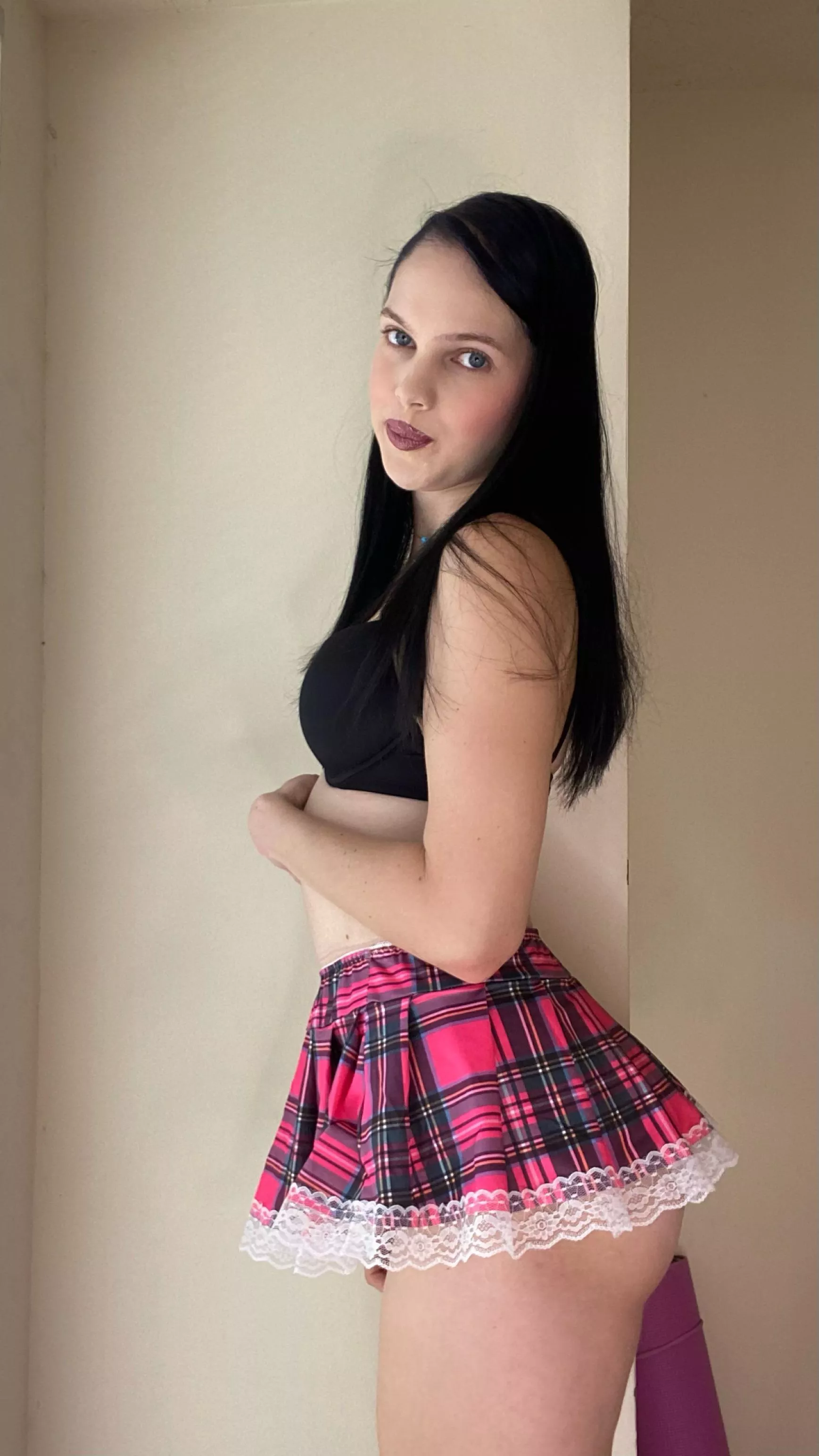 [f] hii! 🩷 showing you my new skirt (-: posted by thighhighthot