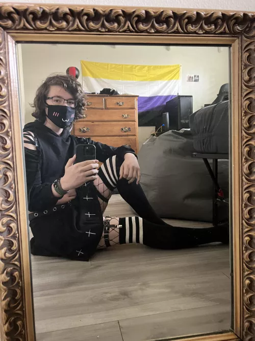 Good evening everyone!!! by nsfwenbycolonthree