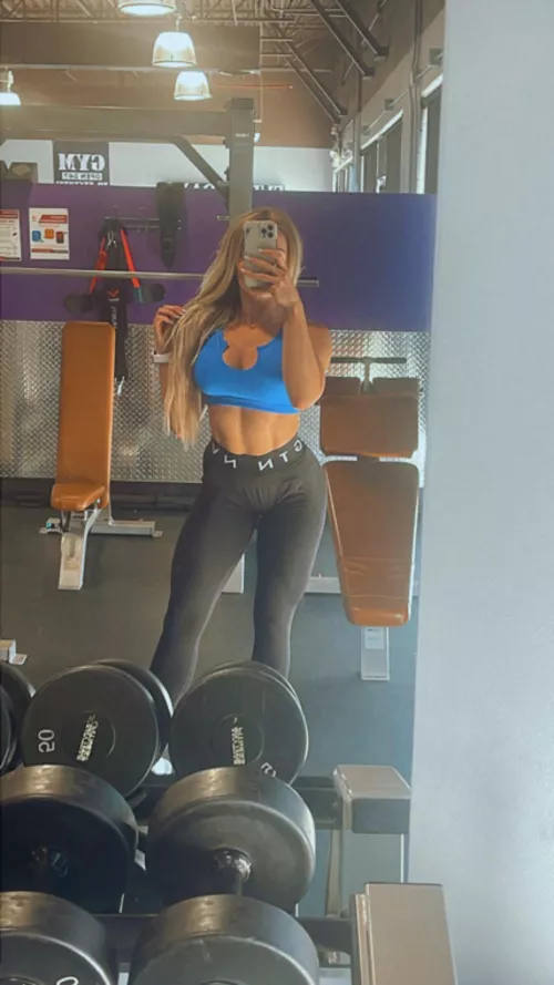 How do you like my curves? by Princessssss_P