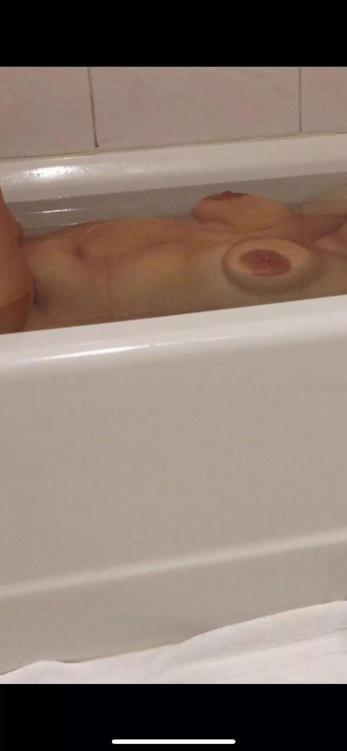 I love knowing other guys have seen my wife’s big boobs. posted by Jsanford469