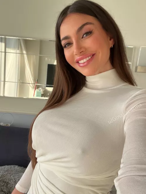 I love to show off my culo y tetas in tight dresses by GinaLaLatina