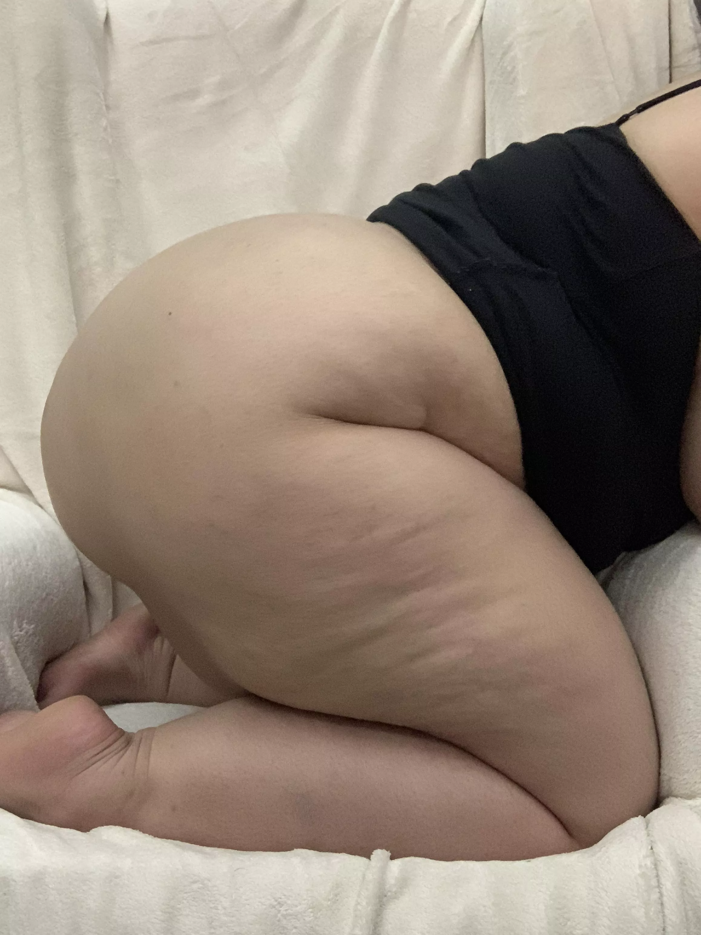 i need a daddy to praise my body 🥺 f posted by kimiko_x