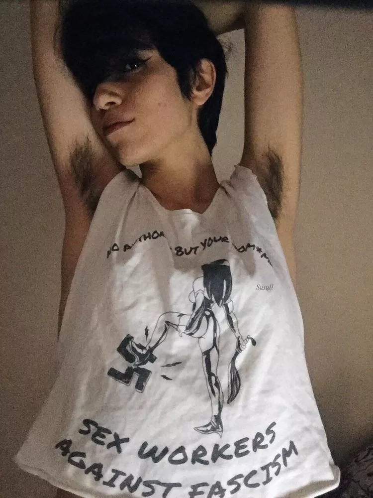 I want to suffocate someone under my armpit posted by Susull