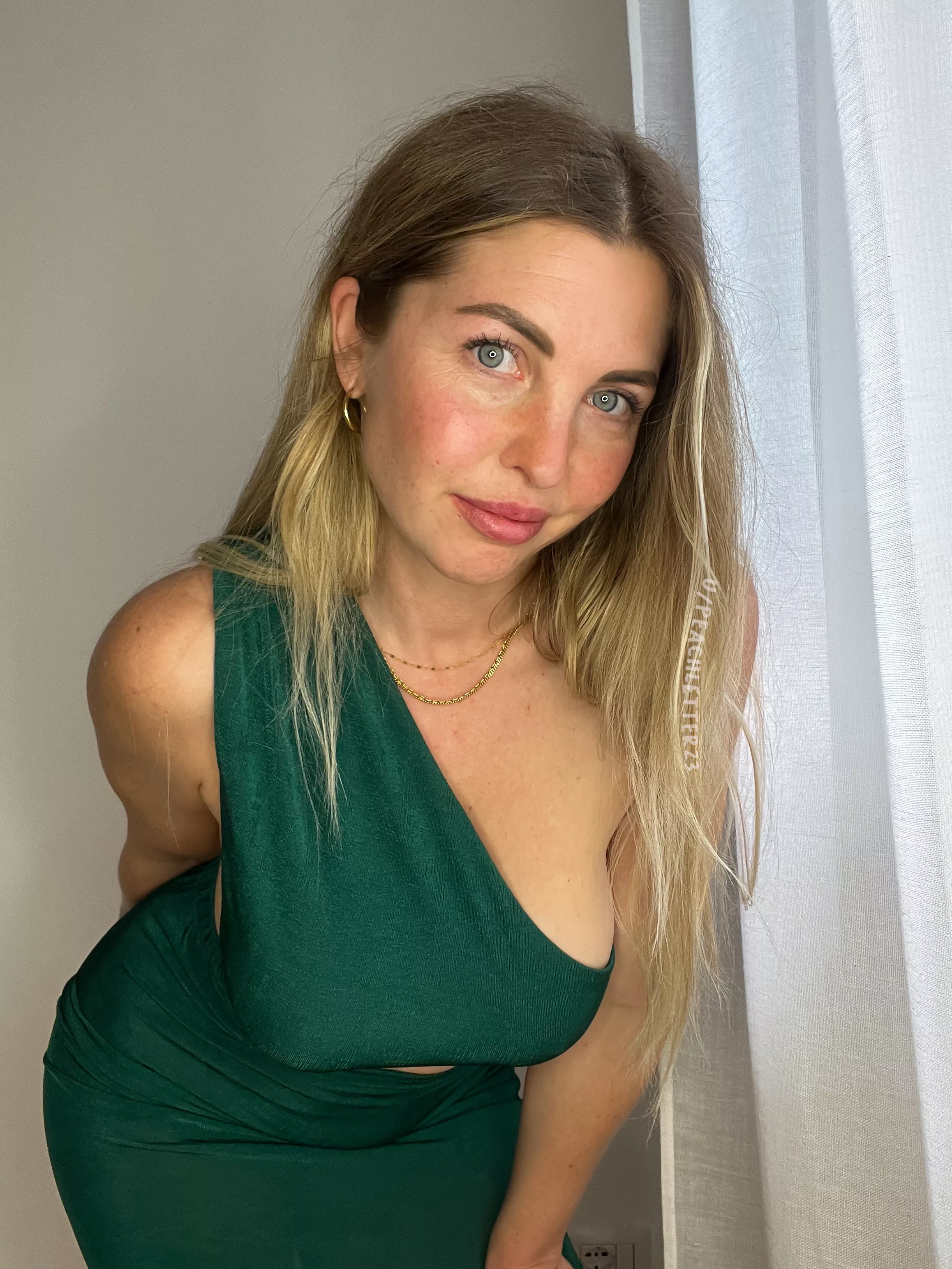 In love with this dress [f] posted by peachletter23