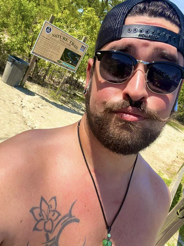 It’s too beautiful outside to stay in, so I went on a walk on a nearby trail ☀️ 🌳 🚶🏻‍♂️ 🌳 ☀️ posted by CarolinaHimBeau