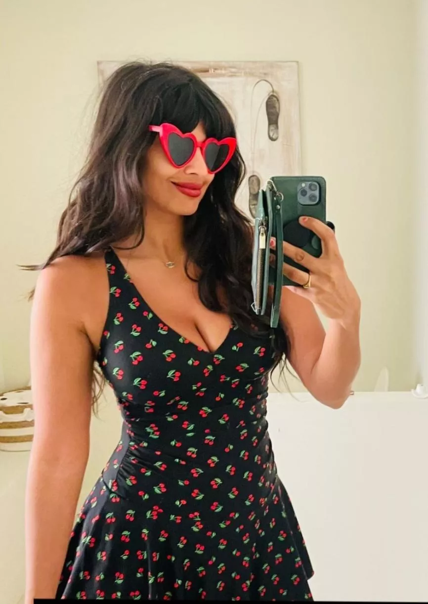 Jameela Jamil posted by vakaviti