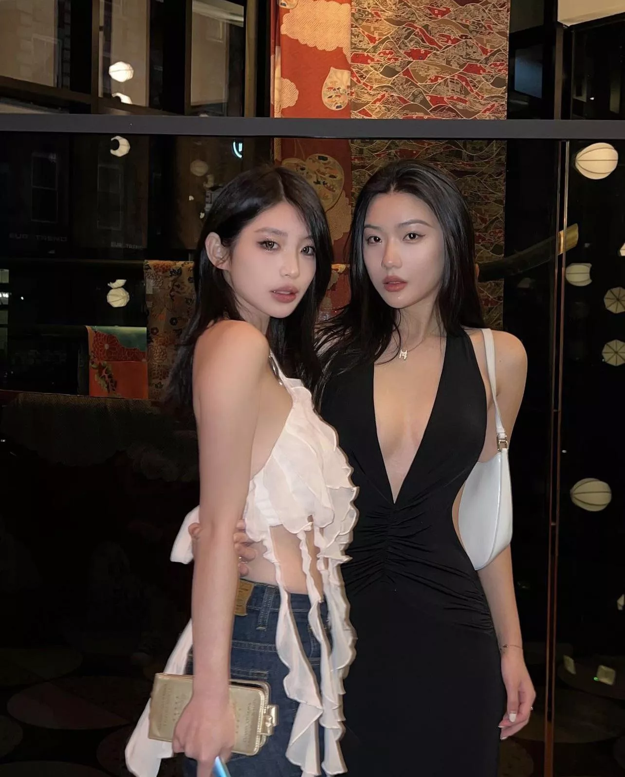 Left or right? posted by ig_yretroh