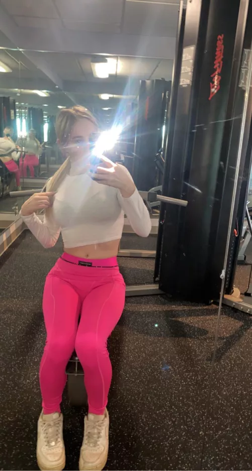 Love going to the gym by brattybarbie23