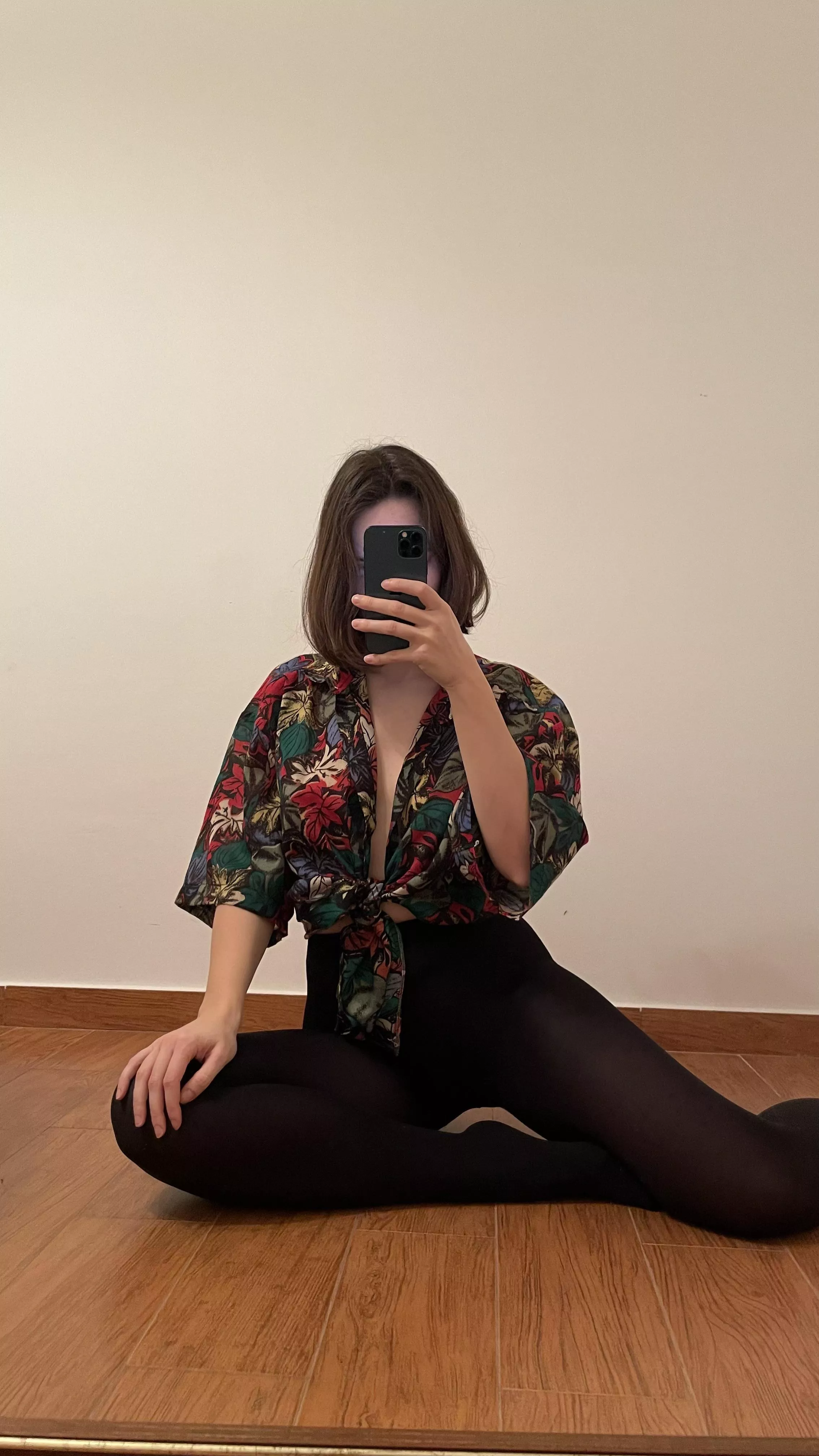 Making Monday a little more comfortable 😏 posted by Rica_Costa_