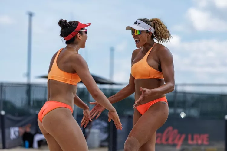 Melissa Humana-Paredes and Brandie Wilkerson - Canadian beach volleyball players by Admirateur1