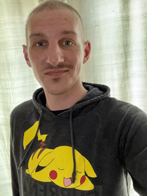 My first selfie post chemo :) my journey isn’t over yet but at least I get my hair back by Glad-Hospital6756